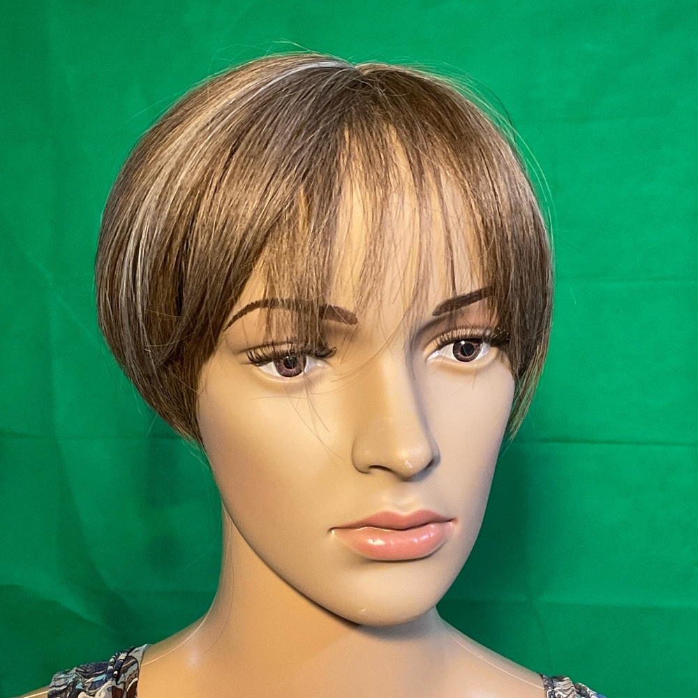 Short blonde wig/ topper